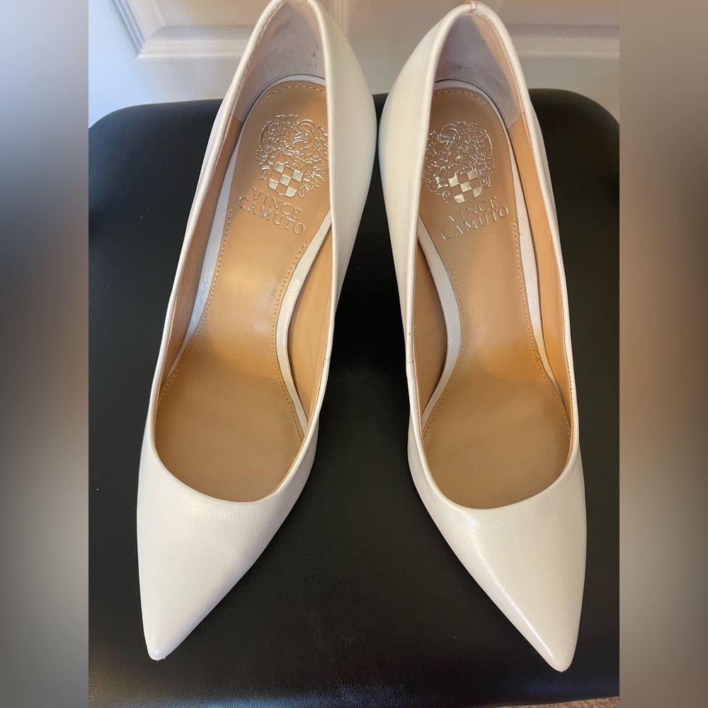 Vince Camuto Cream Pointed Toe Leather Pumps